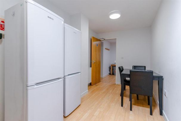 3 bedroom flat to rent - Photo 1