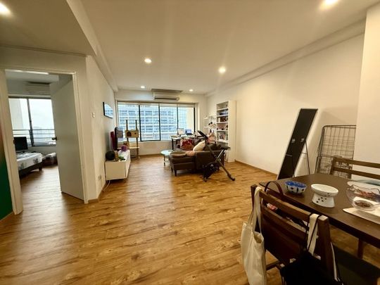 Spacious 2 bedrooms apartment above Tanjong Pagar MRT station - Photo 1