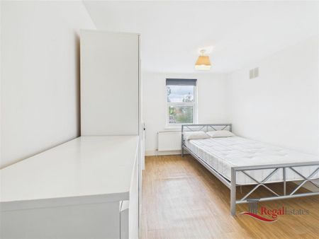 House share to rent - Photo 2