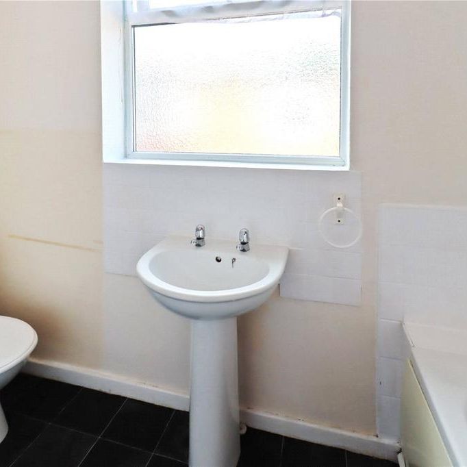 3 bedroom flat to rent - Photo 1