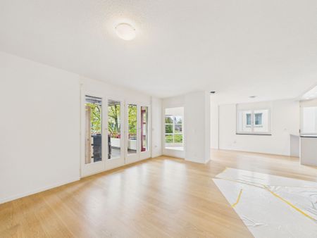 Newly renovated 6.5-room triplex duplex apartment in Wallisellen, canton ZH - Photo 4