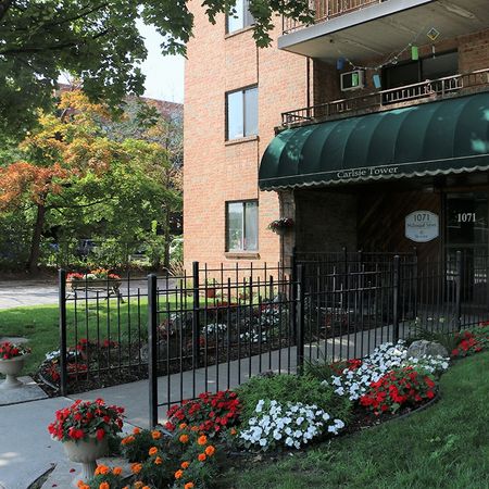 Carlsie Tower Apartments - Photo 3