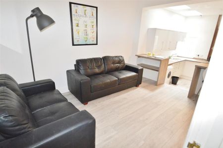 6 bedroom house to rent - Photo 2