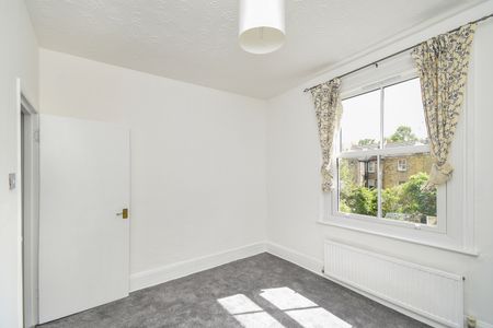 2 bedroom house to rent Limes Grove, Lewisham, London, SE13 - Photo 3
