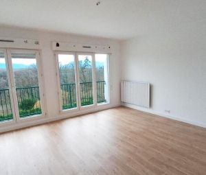 Location Appartement à ST HILAIRE DU ROSIER - Photo 2