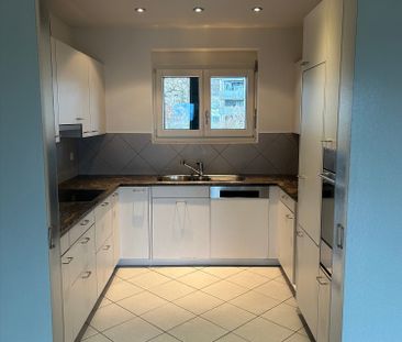 "Helle, grosse Wohnung direkt am Bahnhof Ins" - Foto 4