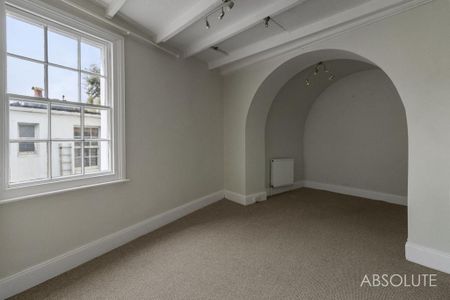 4 bedroom terraced house to rent - Photo 2