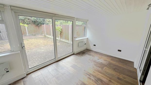 4 bedroom terraced house to rent - Photo 1