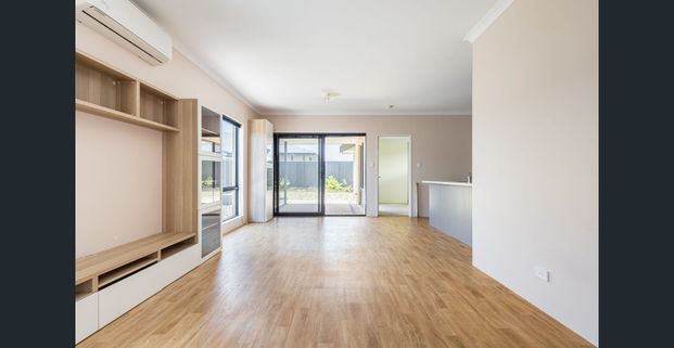 3 Bedroom 2 Bathroom Family Home - Photo 1