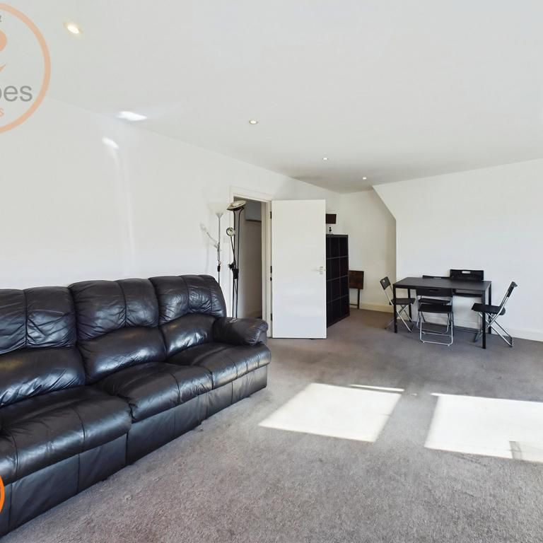 1 bedroom in a house share to rent - Photo 1