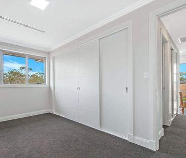 Double Storey Four Bedroom Family Home! - Photo 3