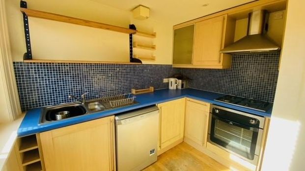 2 bedroom flat to rent - Photo 1