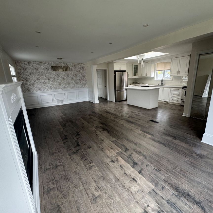 For Lease - 97 Central Park Boulevard Unit# UPPER, Oshawa, Ontario - Photo 1