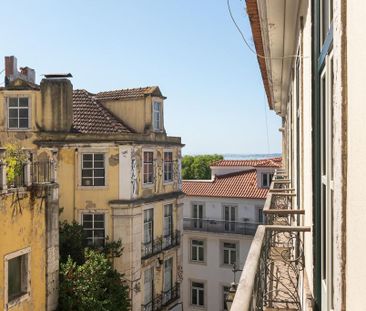 2 room luxury Apartment for rent in Lisbon, Portugal - Photo 3