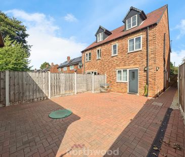 4 bedroom semi-detached house to rent - Photo 4