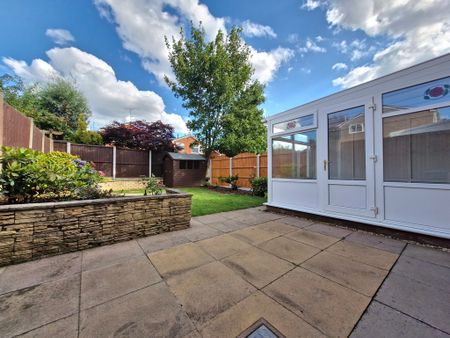 3 bedroom semi-detached to let - Photo 4