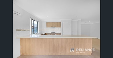 Family home in a Great Location! - Photo 2