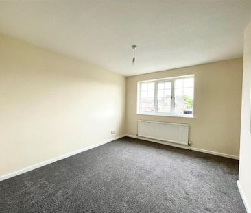 4 bedroom detached house to rent - Photo 6