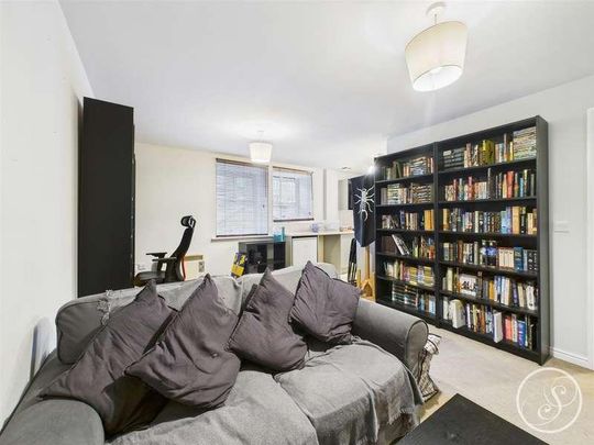 Winker Green, LS12 - Photo 1