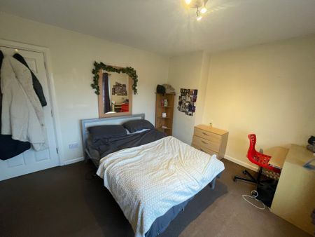 Rockingham Avenue, Tang Hall - P2169 - Photo 4