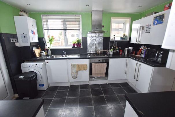 3 Bed Semi-Detached House, Bentinck Road, NG4 - Photo 1