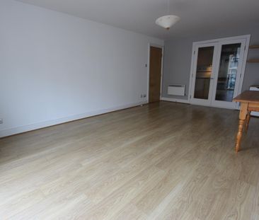 2 Bed Flat, Compass House, SW18 - Photo 5