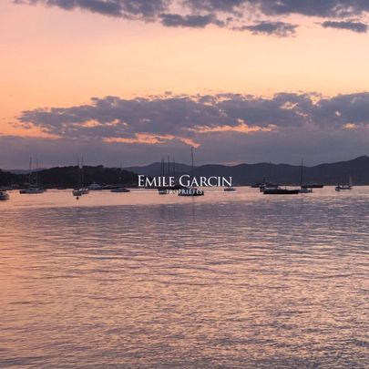 Villa à la location pieds dans l'eau -Saint -Tropez - Baie des Canoubiers - Photo 1