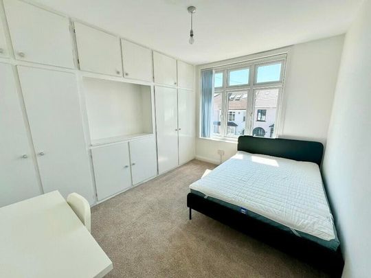Ninth Avenue, Horfield - Photo 1