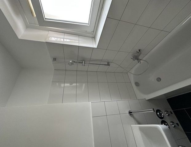 Ob alleine oder zu zweit: Helle 2-Zimmer-Wohnung mit Balkon - Photo 1