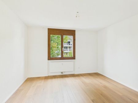 neu sanierte 4.5 Zimmer-Wohnung mit Balkon - Photo 2