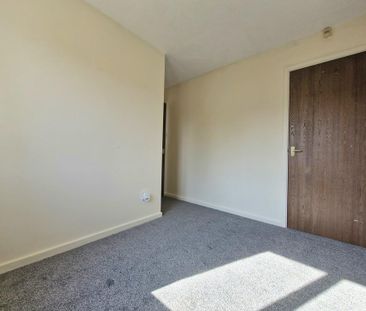 2 bedroom semi-detached house to rent - Photo 6
