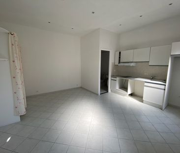 Location Appartement 1 pièce 21m² VENCE 06140 - Photo 1