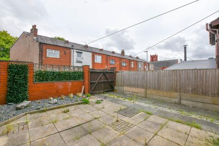 3 bed House - Semi-Detached for Rent - Photo 2