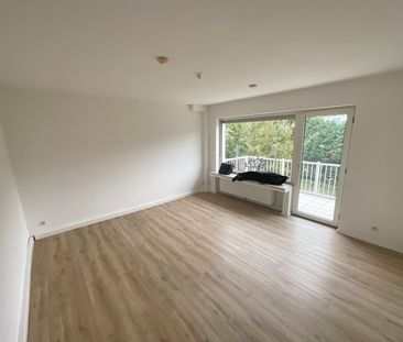 Frisch renovierte 1-Zimmer-Wohnung mit Balkon! - Photo 1