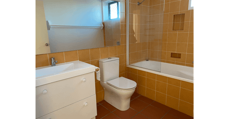 Two Bedroom Townhouse in Shaws Bay - Photo 4