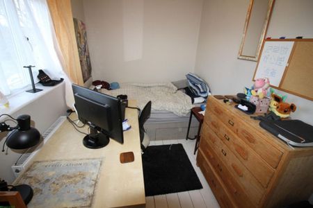 4 bedroom terraced house to rent - Photo 5