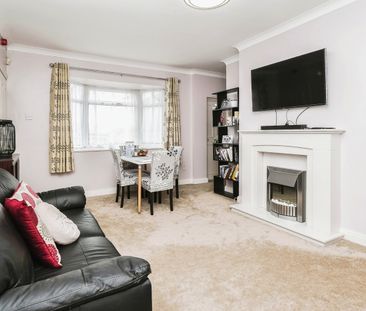 3 Bed Flat, Kingfisher House, L13 - Photo 2