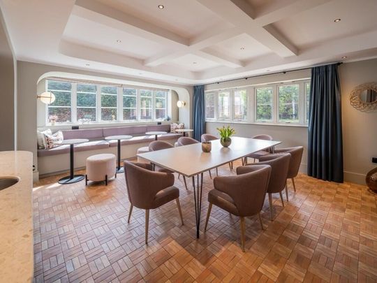 Studio Flat, Augustus Road, SW19 - Photo 1