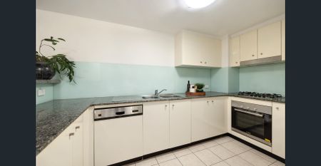 Coastal Elegance Meets Urban Convenience - Photo 5