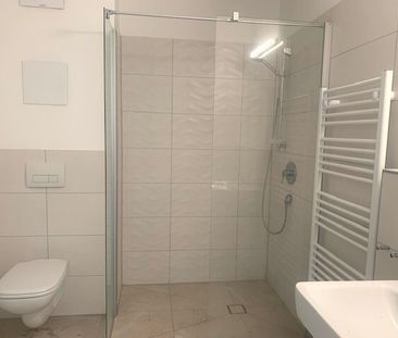 Erstklassiges Wohngefühl im Neubau – 2 Zimmer mit Balkon! - Top 44 - Photo 2