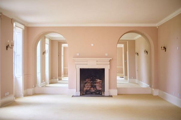 11 bedroom character property to rent - Photo 1