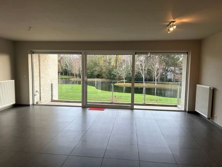 Stijlvol afgewerkt appartement met garage in privé domein De Steelander met natuurvijver en parktuin. - Photo 2