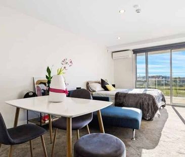 Lock and Leave Inner City Living - Photo 3