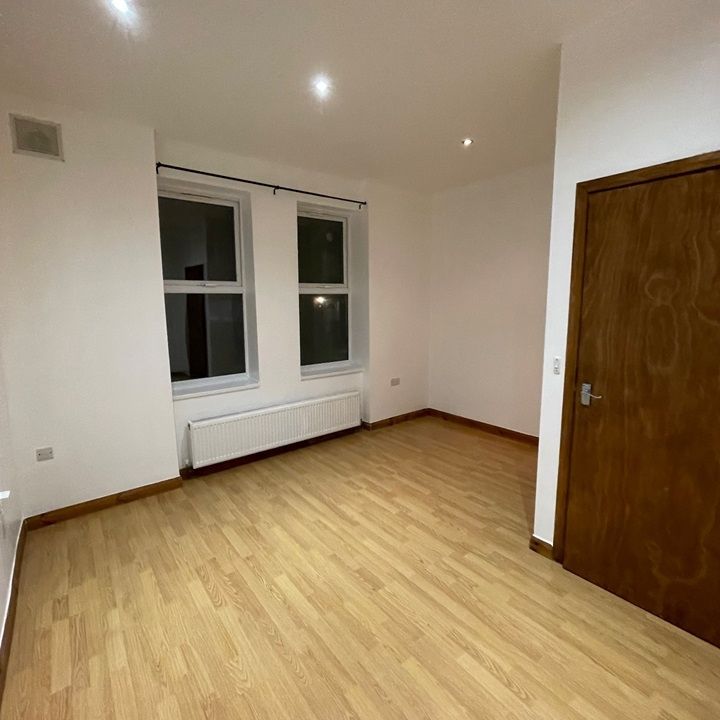 2 Bed Flat, Garratt Terrace, SW17 - Photo 1