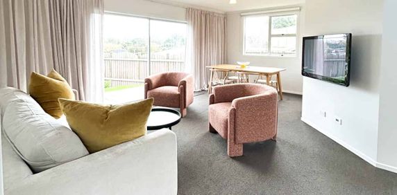 THREE BEDROOMS IN WESTOWN - Photo 2