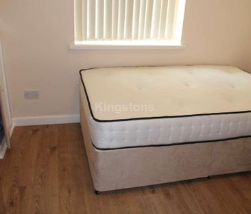5 bedroom terraced house to rent - Photo 4