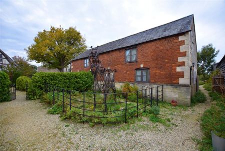 2 bedroom semi-detached house to rent - Photo 3