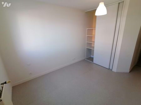 BRUZ - A proximité des commerces et transports en commun. Appartement T2 d'environ 48m² au 1er ... - Photo 2