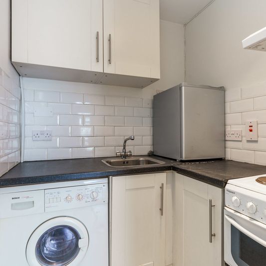 Apartment 10, The Moorings, Saint Mary's Road, Ballsbridge, Dublin 4, D04 T285 - Photo 1