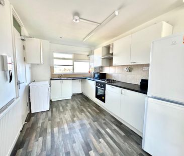 3 bedroom maisonette to rent - Photo 3